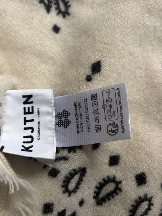 KUJTEN BANDANA HACHIKO WHITE LARGE - Picture 2 of 5